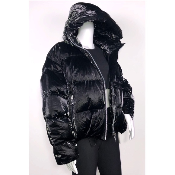 Sosken Studios Jess Blk Pearlize Short Down Jacket - Picture 11 of 16